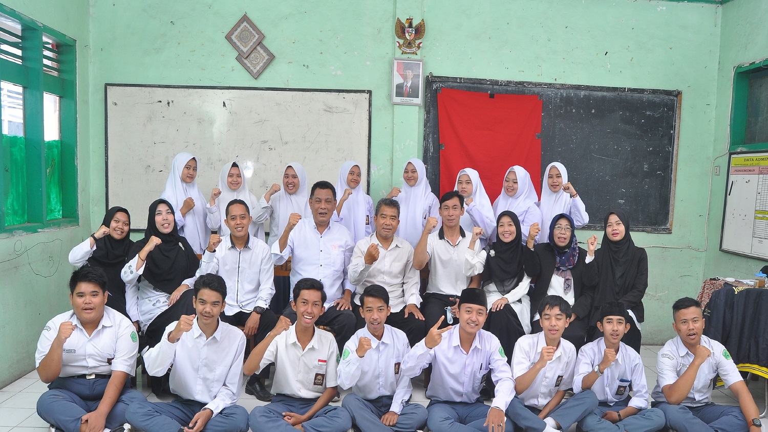 Perpisahan Kelas XII Angkatan Ke-29 MA Nurul Falah Kota Cimahi Perpisahan Kelas XII Angkatan Ke-29 MA Nurul Falah Kota Cimahi
